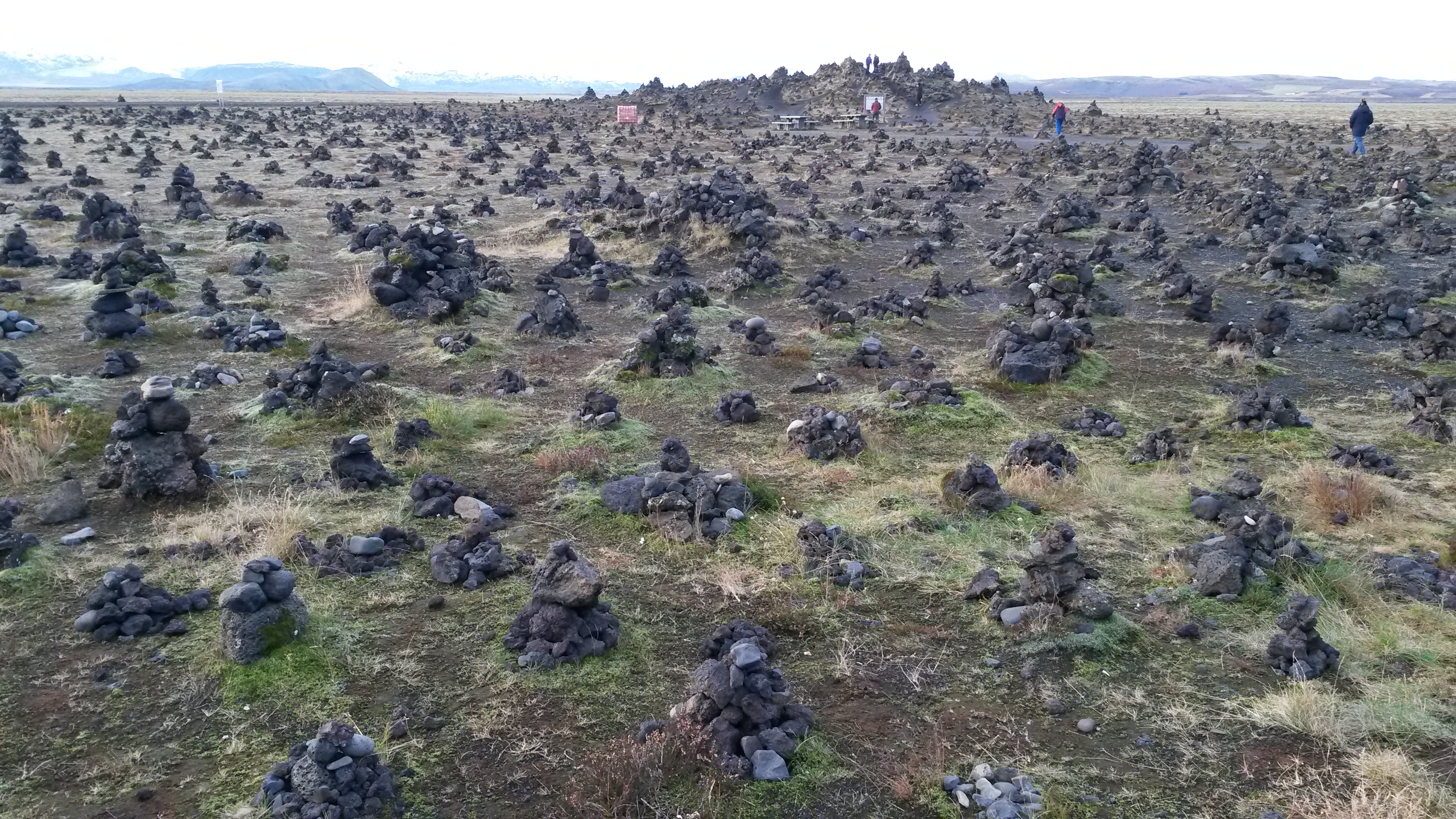 Cairns in Laufskála